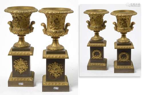 Paire de vases Médicis Restauration sur leur socle…