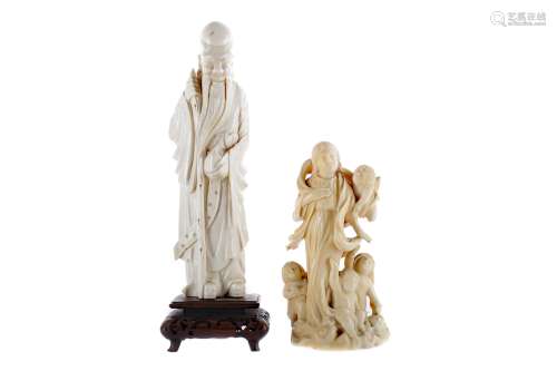 AN EARLY 20TH CENTURY CHINESE CARVED IVORY FIGURE AND ANOTHER