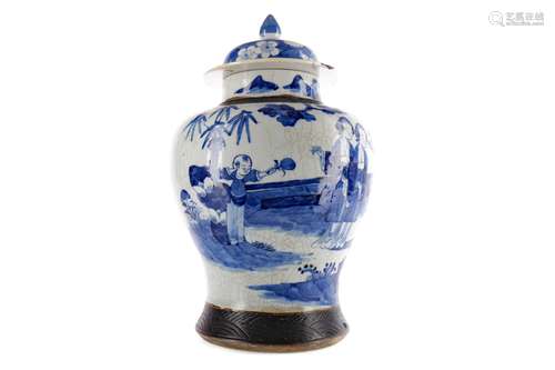 A 19TH CENTURY CHINESE BLUE & WHITE GINGER JAR