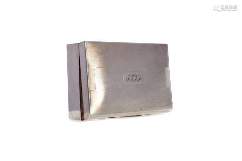 A MID-20TH CENTURY SILVER CIGARETTE BOX