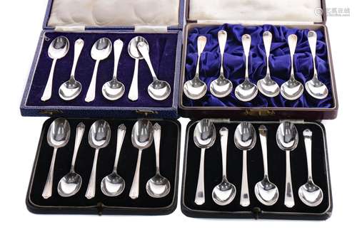 A LOT OF FOUR CASED SETS OF SILVER TEASPOONS