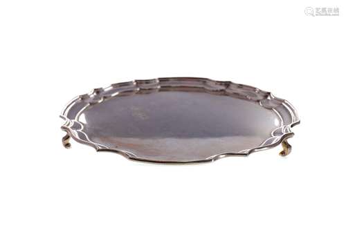 A MID 20TH CENTURY SILVER CIRCULAR SALVER