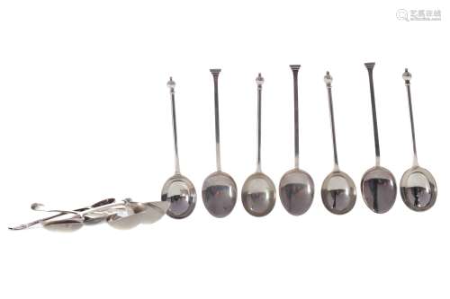 A SET OF NINE ORB TOP COFFEE SPOONS, FOUR SEAL TOP COFFEE SPOONS, ANOTHER AND SALT SPOON