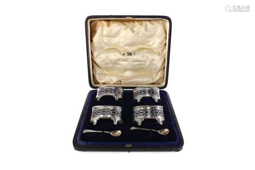 A CASED SET OF FOUR SILVER SALT DISHES