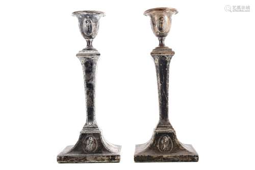 A PAIR OF EDWARDIAN ADAM STYLE CANDLESTICKS