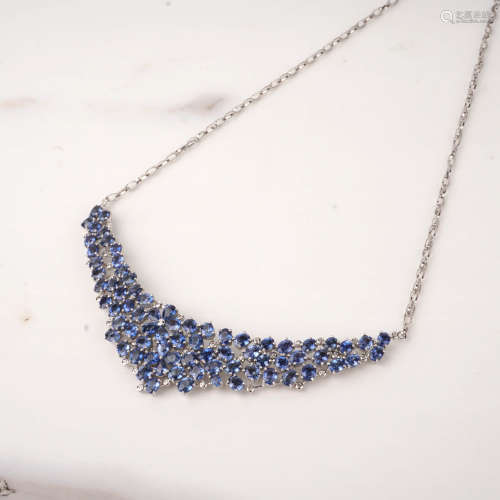 天然蓝宝石配钻石项链（蓝宝石共重约24.98克拉）