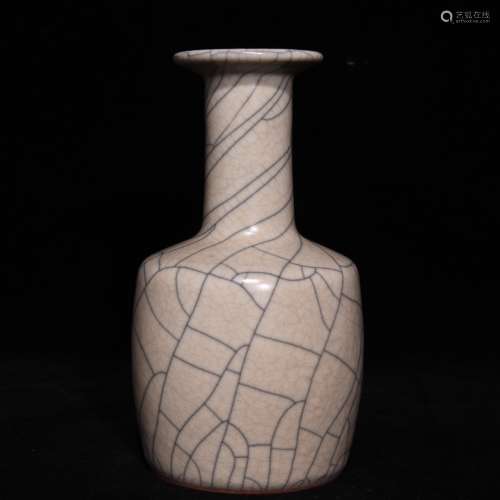 A Porcelain Ge Kiln Vase