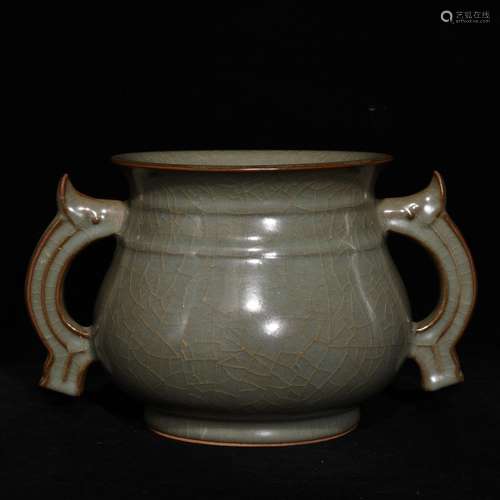 A Porcelain Guan Kiln Censer