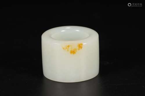 A Hetian Jade Thumb Ring