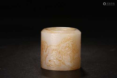 A Hetian Jade Thumb Ring