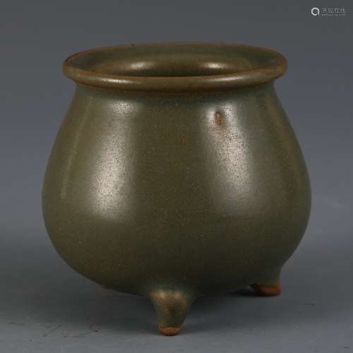 A Porcelain Tea-Glazed Vase