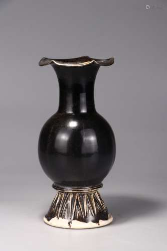 A Porcelain Jizhou Kiln Black Glazed Vase