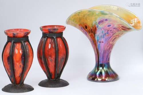 Ensemble de vases décoratifs Ensemble composé d'u…