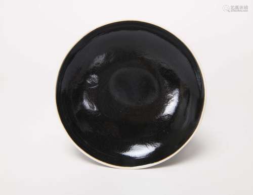 宋代-定窯黑釉刻花盤