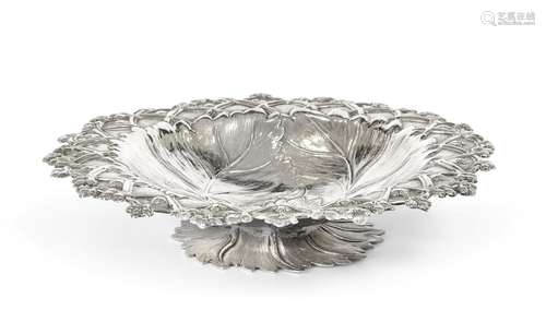 A William IV Silver Bowl, by William Kingdon, London, 1832, shaped circular, the rim chased with