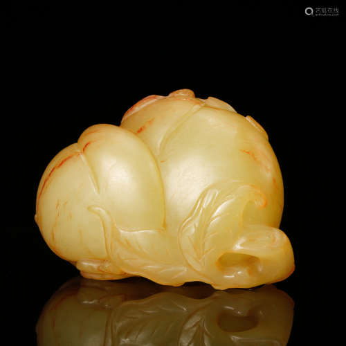 Chinese Yellow Jade Carved Peaches