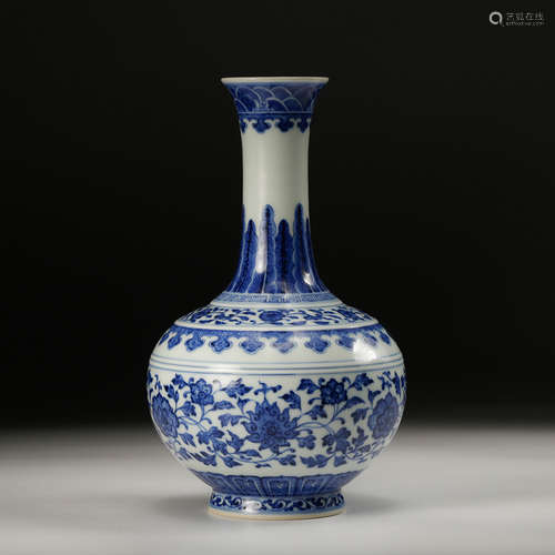 Chinese Blue White Porcelain Vase