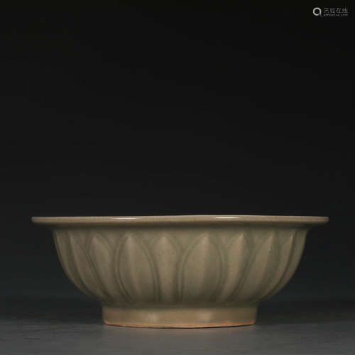 Chinese Longquan Celadon Glazed Porcelain Bowl