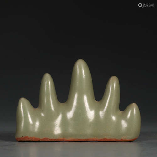 Chinese Longquan Celadon Glazed Porcelain Brush Re