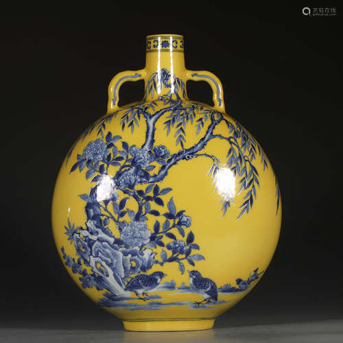 Chinese Yellow Ground Blue White Porcelain Vase