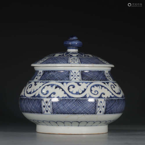 Chinese Blue White Porcelain Cover Jar