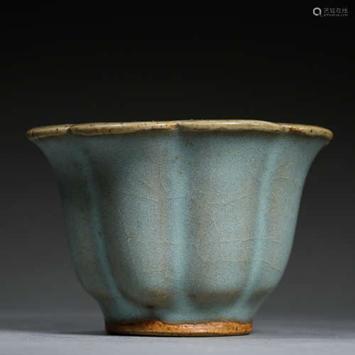 CHINESE JUN KILN FLOWER SHAPED MOUTH CUP