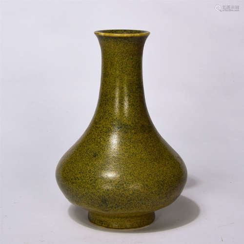 Chinese Tea-Dust Glaze Porcelain Vase