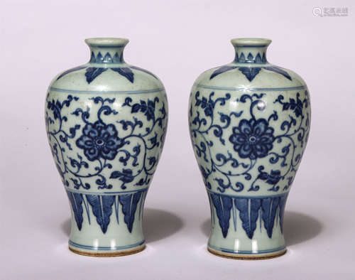 Pair Of Chinese Blue White Lotus Pattern Meiping