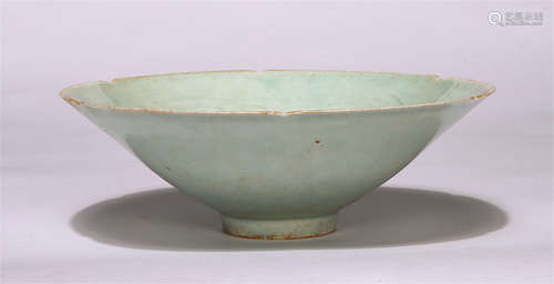 Chinese Hutian Ware Engraved Patterns Flower Shaped Mouth Bowl