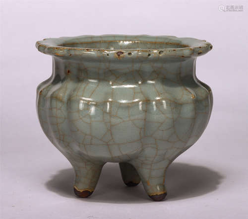 Chinese Cracked Glaze Tripod Porcelain Censer