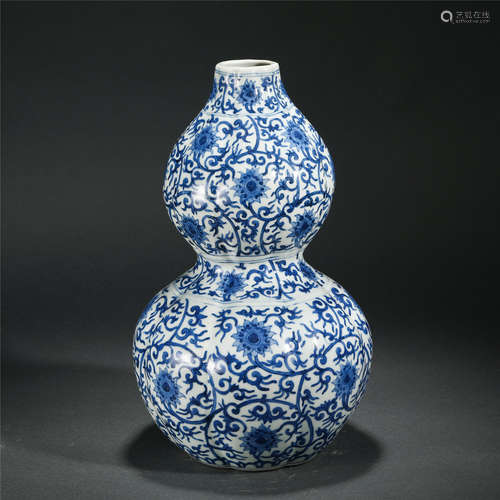 Chinese Blue White Flower Pattern Gourd Shape Vase