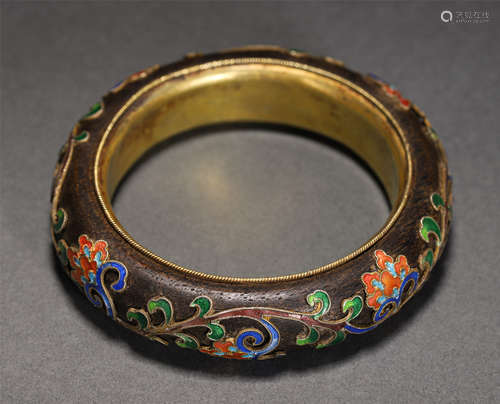 Chinese Agalwood Bangle Inlaid With Colored Flower Patterns