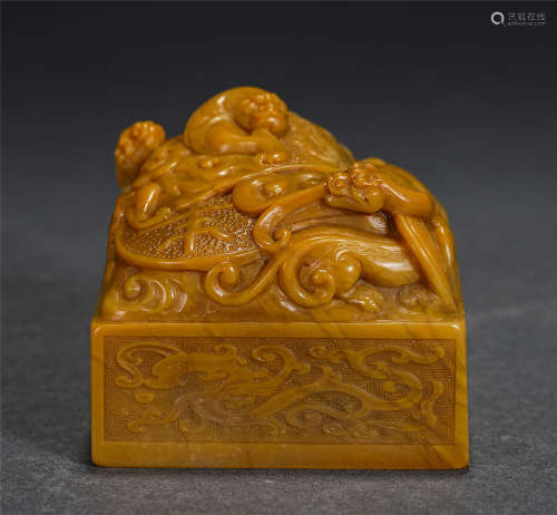 Chinese Yellow Soap Stone Carved Beast Handle Seal