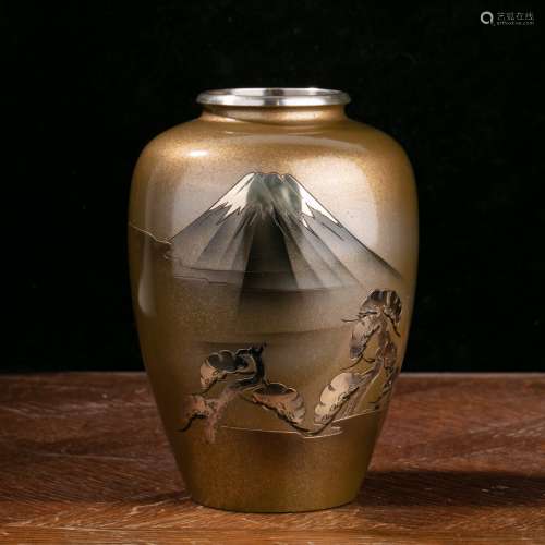 云山松境图铜瓶