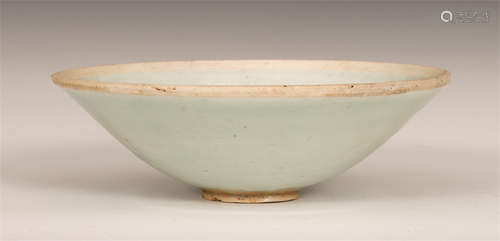 Chinese Hutian Ware Engraved Double Phoenix Porcelain Bowl