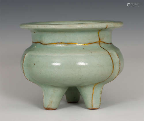 Chinese Longquan Ware Light Greenish-Blue Glaze Ge Style Censer