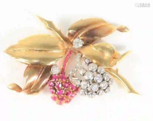 18 Karat Gold Brooch Flower and Leaf Form set with 23