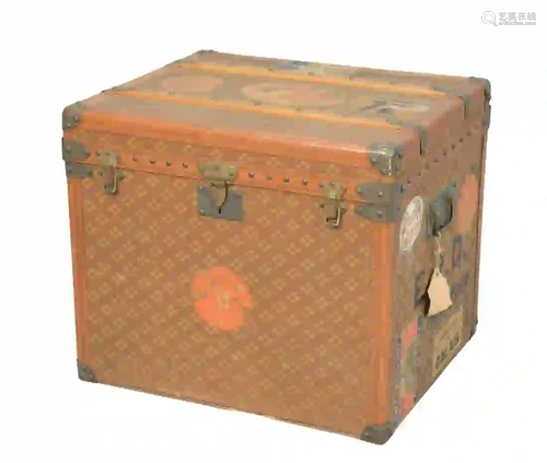 French Aux Etats-Unis Trunk with brass locks marked