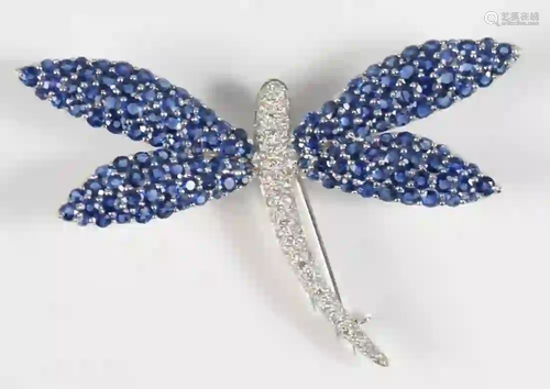 18 Karat White Gold Dragonfly Brooch set with blue