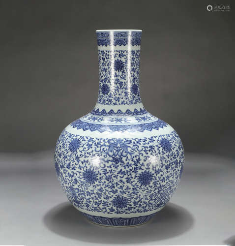 Chinese Blue White Porcelain Flower Pattern Globular Vase