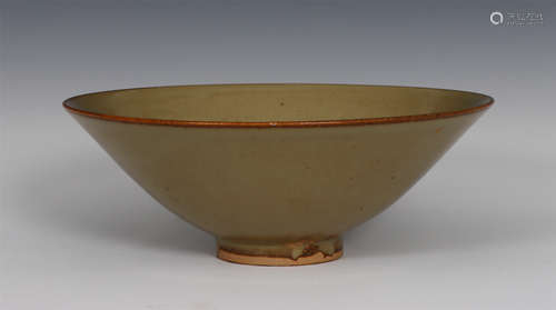 Chinese Yue Ware Carved Flower Bamboo-Hat-Shaped Bowl