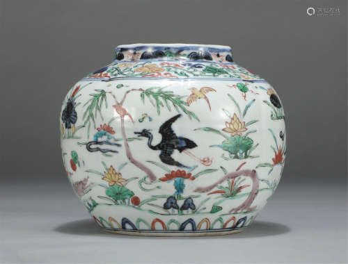 Chinese Wucai Mythical Crane And Flower Pattern Porcelain Jar