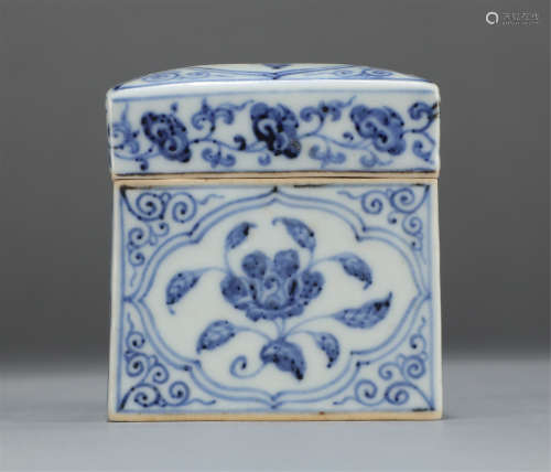 Chinese Blue White Flower Pattern Square Lidded Box