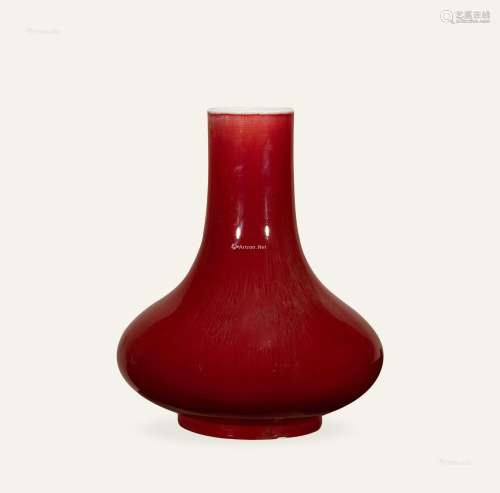 清 红釉长颈荸荠瓶