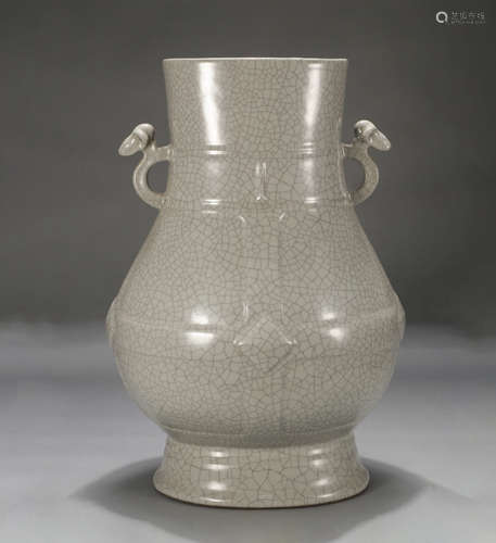 Chinese Ge Ware Cracked Glaze Double Handle Zun