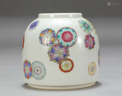 Chinese Doucai Ball-Shaped Pattern Porcelain Water Dropper