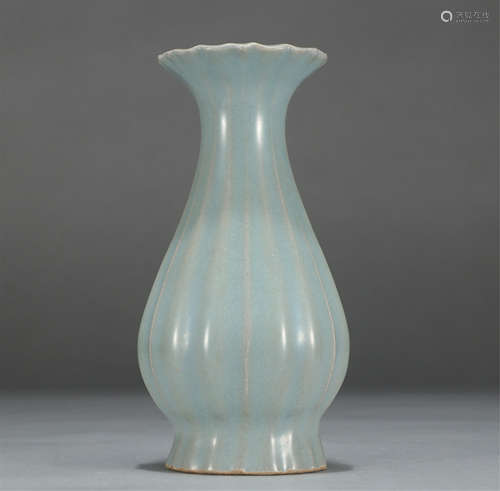 Chinese Longquan Ware Bluish White Glaze Diamond Shape Vase