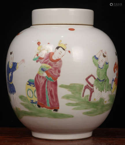 FAMILLE ROSE GLAZE JAR PAINTED WITH FIGURE