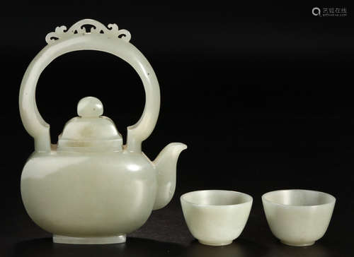 SET OF HETIAN JADE POT&CUPS