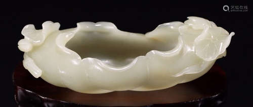 HETIAN JADE BRUSH WASHER SHAPED WITH LOTUS